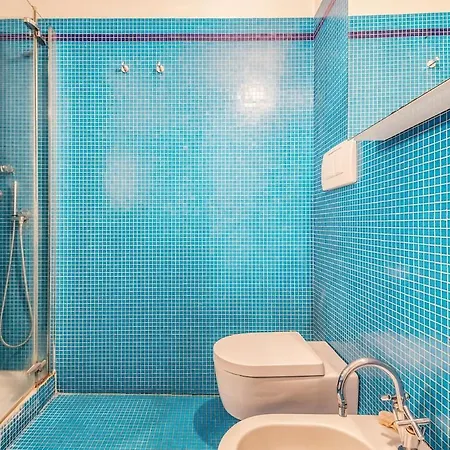 Stunning Loft With Private Court - Navigli District Milano