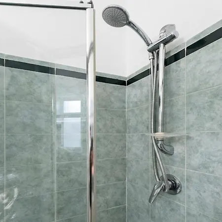 Spacious Modern Ac Close To Metro Mailand