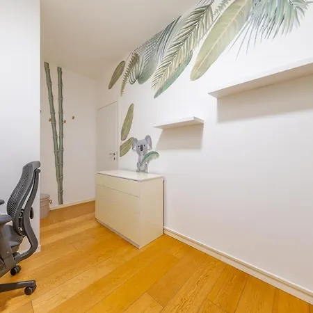 Elegant And Spacious 2bdr, 5 Min Station Apartment Milan