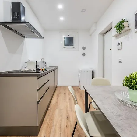 شقة 3 Bedroom Porta Venezia *