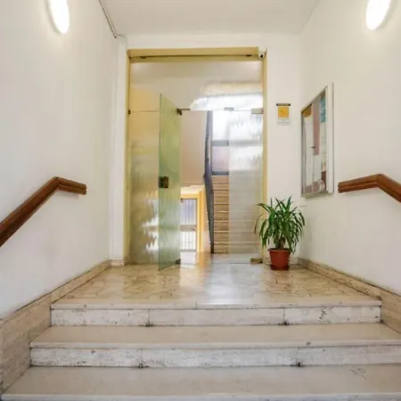 Chic Con Cucina Indipendente E Terrazzino
