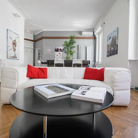 The Designer's Eye - Monforte San Babila Apartment