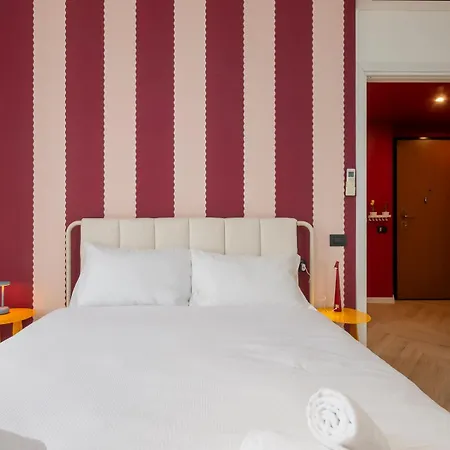 Apartment I-host - Spacious 3br - Balcony - Sleeps 7 *