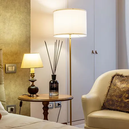 Lejlighed Luxury, Modern & Charming Near Station Milano