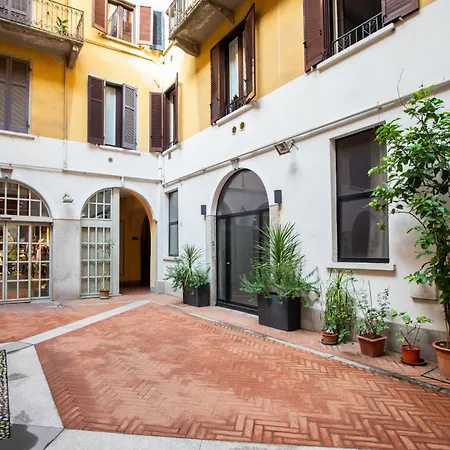 Charming Flat In Colonne Di San Lorenzo شقة