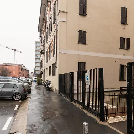 Guesthost - Cozy Balcony Flat Close To Navigli * 米兰