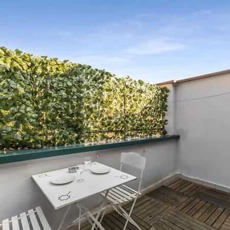 Charming Attic With Terrace - Wi-fi Netflix Apartamento