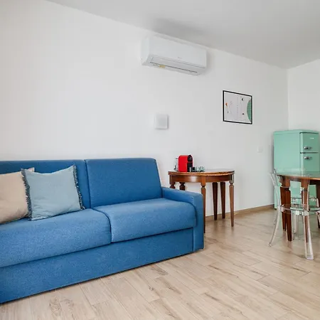 Domusmi Isola 303-304 *