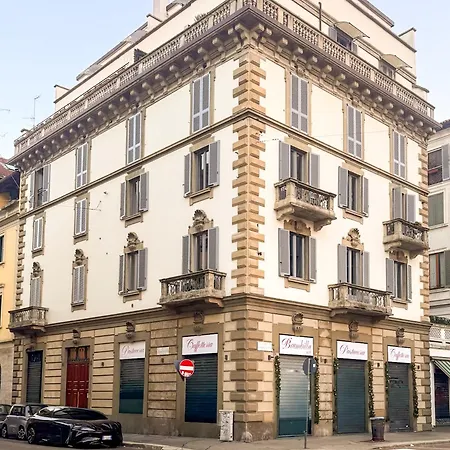 Brera Elegant 5th Floor Flat With Balcony Apartment *