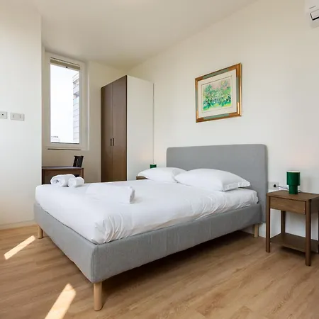Luxury - Zenith Towers - 7 *