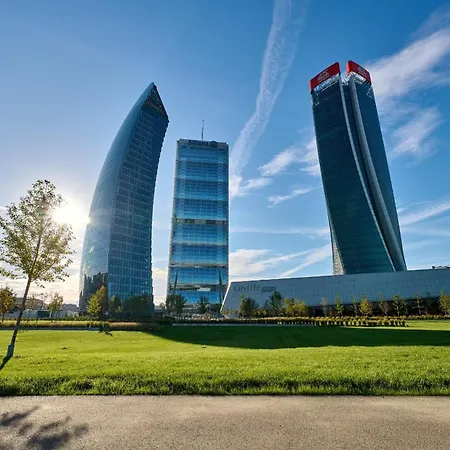 アパート Giro 52 - 2 Bedroom Apartament, Close To San Siro, Fiera And 10 Min Metro To Duomo ミラノ