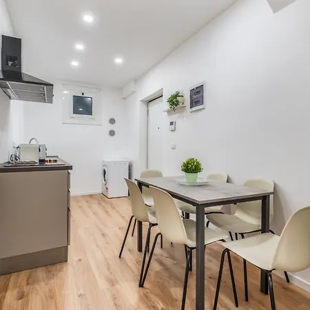 3 Bedroom Porta Venezia Daire