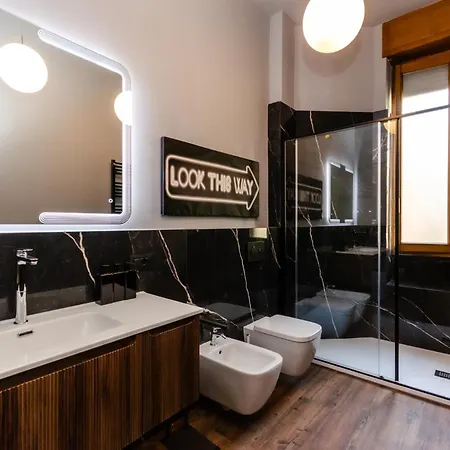 Elegante E Spaziosa Per Gruppi E Famiglie, 2 E 2 Bagni, Nel Cuore Di Milano, Con Affaccio Su Piazza Gramsci Daire Milano