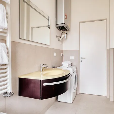 Lejlighed Hostmate - - Viale Corsica - 15 Min From Duomo Milano