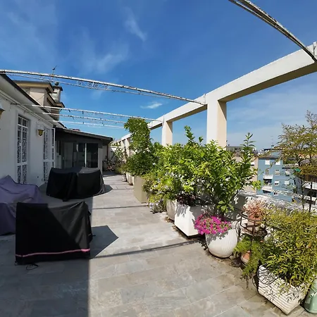 Attico Con Terrazzo Panoramico Apartment Mailand