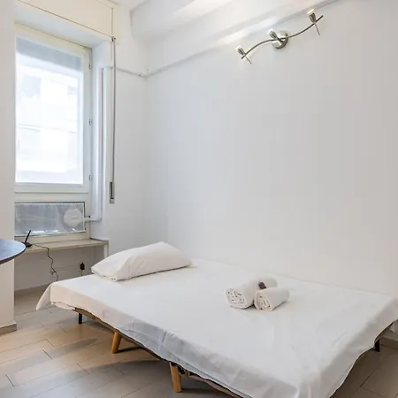 Apartment Bright Near Metro Tolstoj - Easy Centre And Linate Access