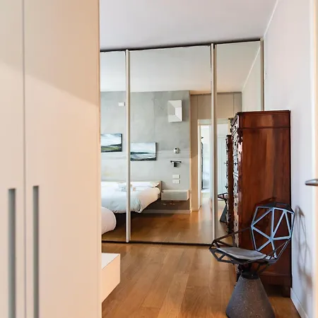 Youhosty - Brera Double Terrace Apartment *