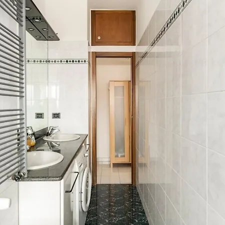 La Madonnina -modern In Tortona District Apartamento *