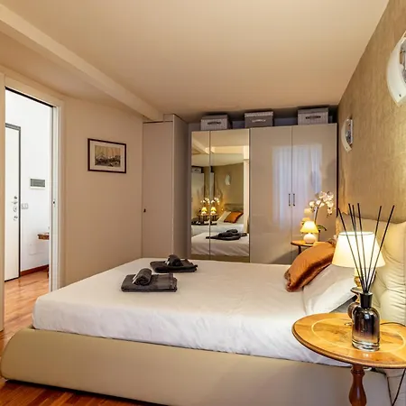 Lejlighed Luxury, Modern & Charming Near Station Milano