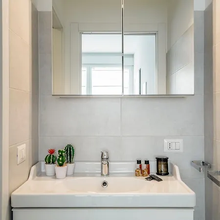Spacious Modern Family Apartment Near Metro * Milão