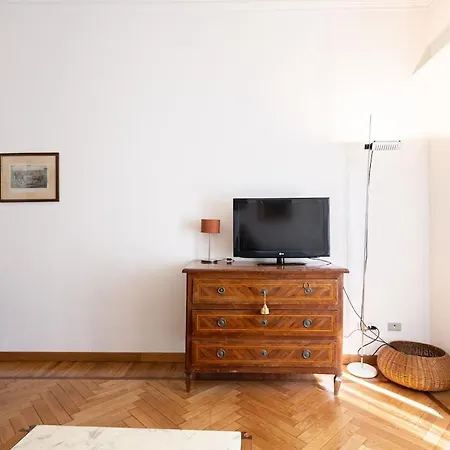 Large Comfort 6 Persons Close Downtown Appartement