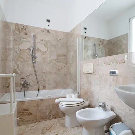 Apartment Guesthost - Modern Bocconi *