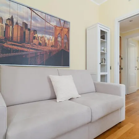 Guesthost - Modern Bocconi Apartment Milan