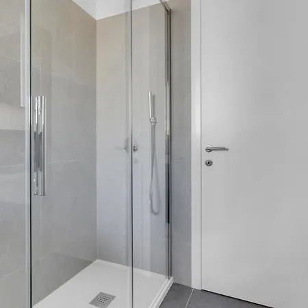 Apartment Feel Uptown Fiera With Terrace & Garage By Ndp Rent Mailand