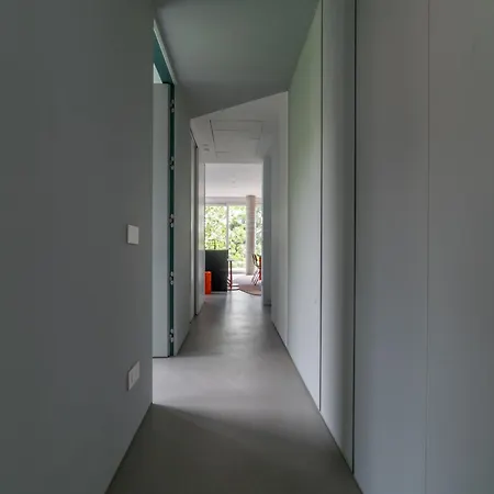 Luxury Penthouse, Exclusive Design & Private Garage Apartment *