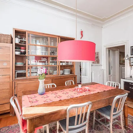 The House Of Wisteria Apartment