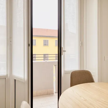 Hostmate - - Viale Corsica - 15 Min From Duomo Milano