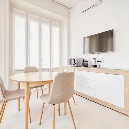 Hostmate - - Viale Corsica - 15 Min From Duomo Lejlighed