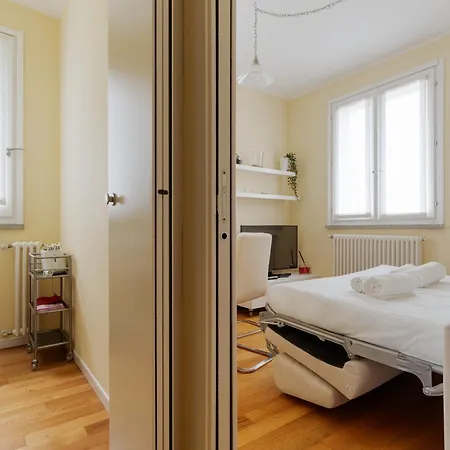 Apartment Guesthost - Modern Bocconi *
