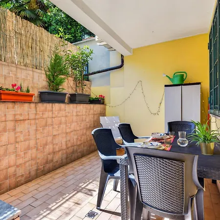 Apartment Open Space Con Veranda A Citta Studi