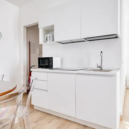 Domusmi Isola 303-304 ミラノ