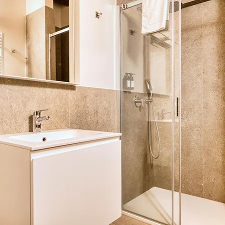 Luxury 5br Retreat Near Navigli Appartamento *