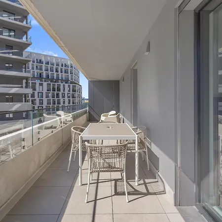 Apartment Feel Uptown Fiera With Terrace & Garage By Ndp Rent Mailand