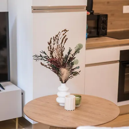 Mahon 1br Superior - Quiet, Near Tram, Metro, Duomo, Station Milan
