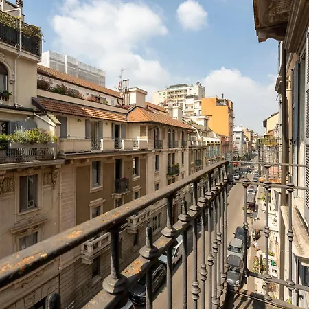 Casa Enissa, 20 Min From Duomo - 10 Min From Peace Arch ميلان