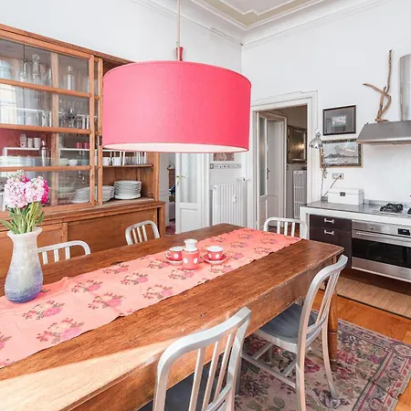 The House Of Wisteria Apartment