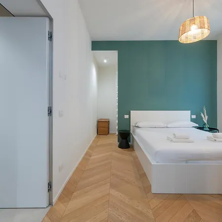 Luxury - Caccialepori 3 *