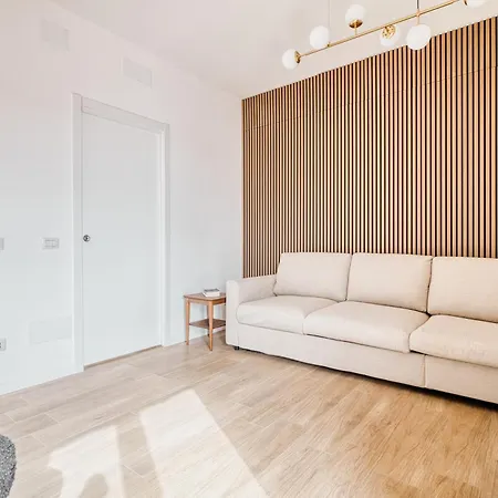 Top-floor Penthouse With Panoramic Terrace - 20 Minutes From San Siro & Duomo Милан