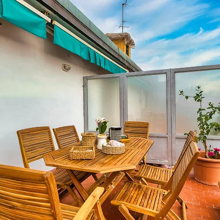 Апартаменты Top-floor Penthouse With Panoramic Terrace - 20 Minutes From San Siro & Duomo Милан