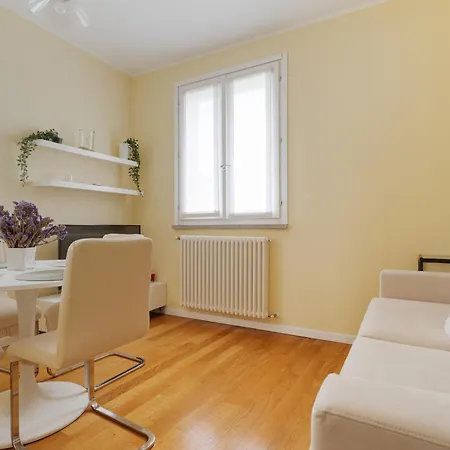 Apartment Guesthost - Modern Bocconi Milan