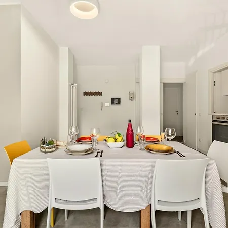 Davide Host Classy&easy Apartment