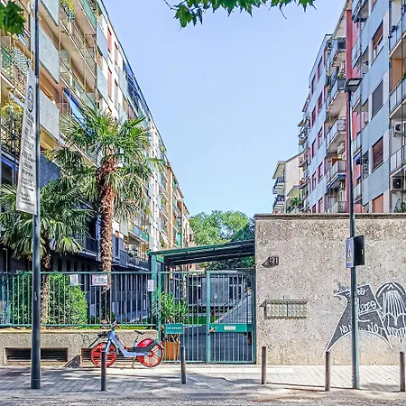 Bright Near Metro Tolstoj - Easy Centre And Linate Access Apartment *