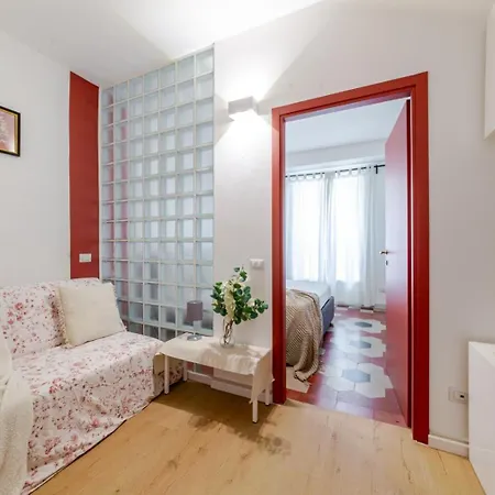 Characteristic One Bedroom Columns Of San Lorenzo Milan