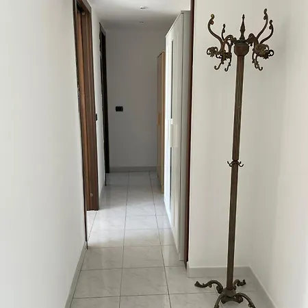 La Madonnina -modern In Tortona District Apartamento *