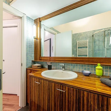 Lejlighed Luxury, Modern & Charming Near Station Milano