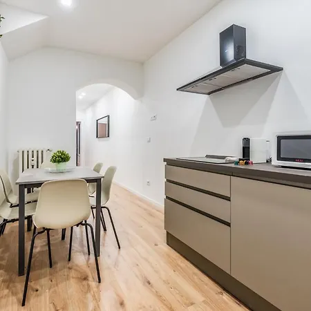 3 Bedroom Porta Venezia شقة